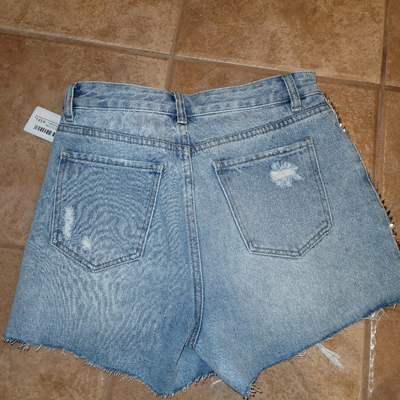 High rise Jean shorts with crystal embellishments Small - Picture 9 of 11